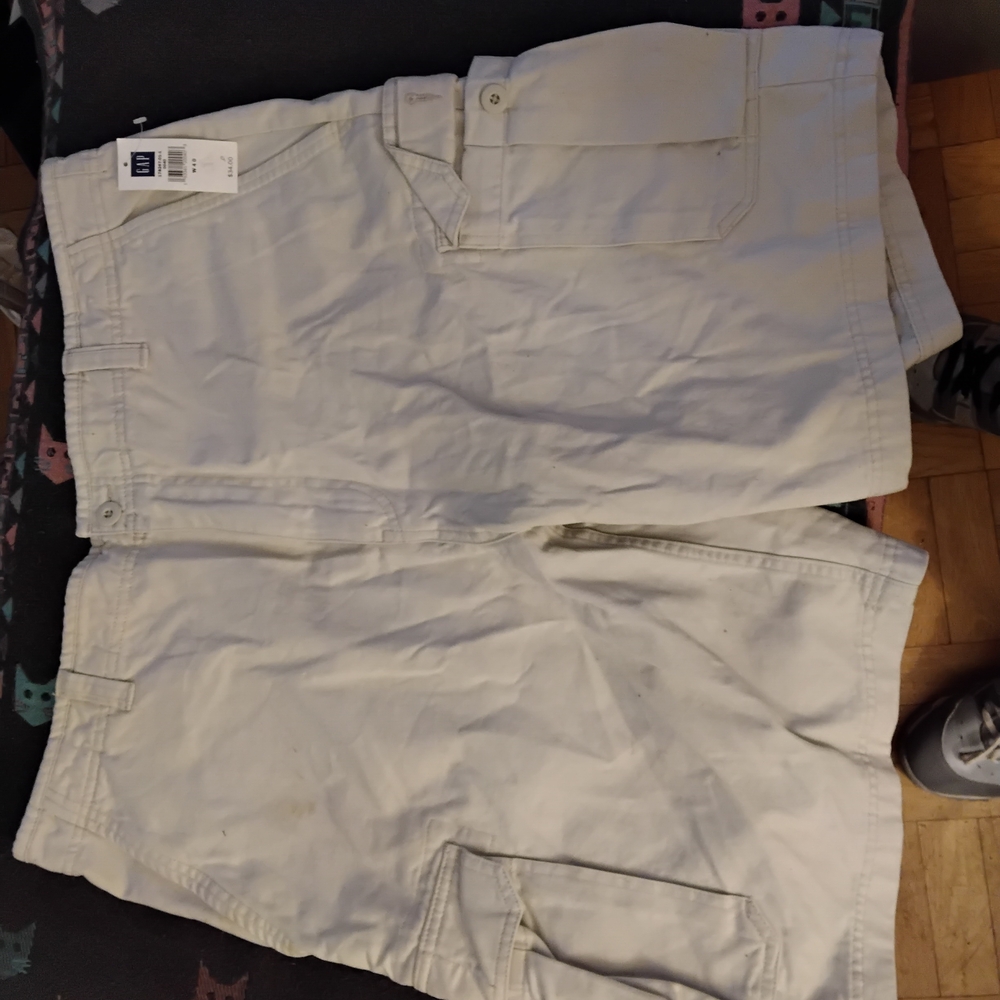 GAP Men's Cream Cargo Shorts